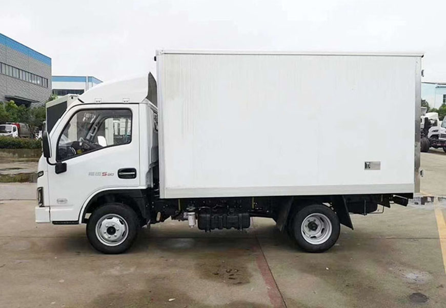 上汽躍進(jìn)福運(yùn)S80柴油版冷藏車(chē)廂體圖片