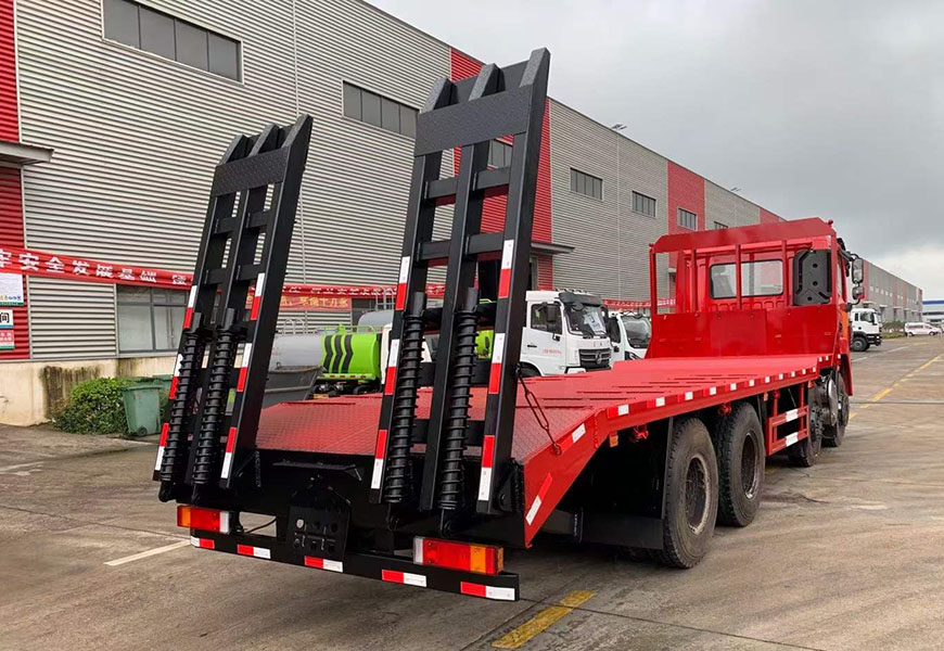 國(guó)六東風(fēng)錦程前四后八平板運(yùn)輸車(chē)