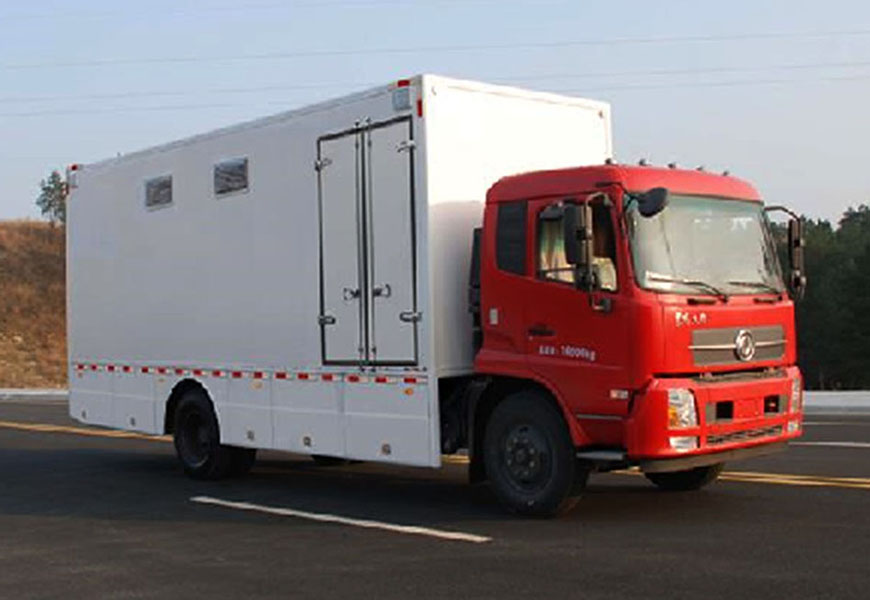 東風(fēng)天錦淋浴車(chē)