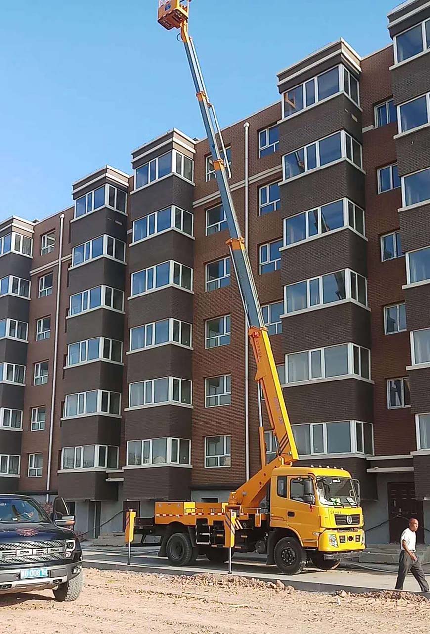 東風(fēng)28米高空作業(yè)車(chē)